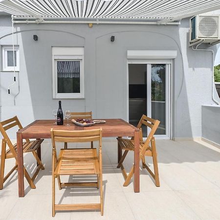 Double L House Apartment Novalja Luaran gambar