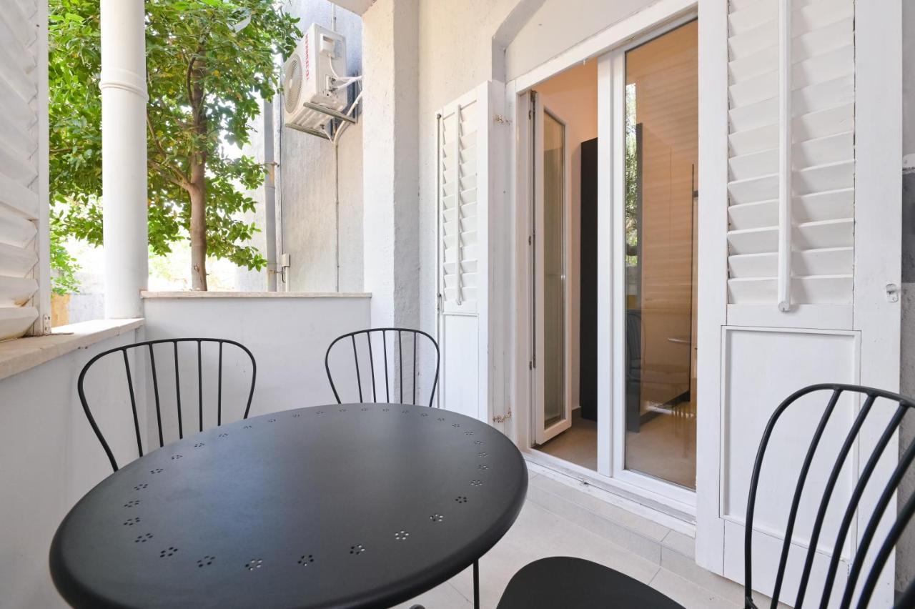 Double L House Apartment Novalja Luaran gambar