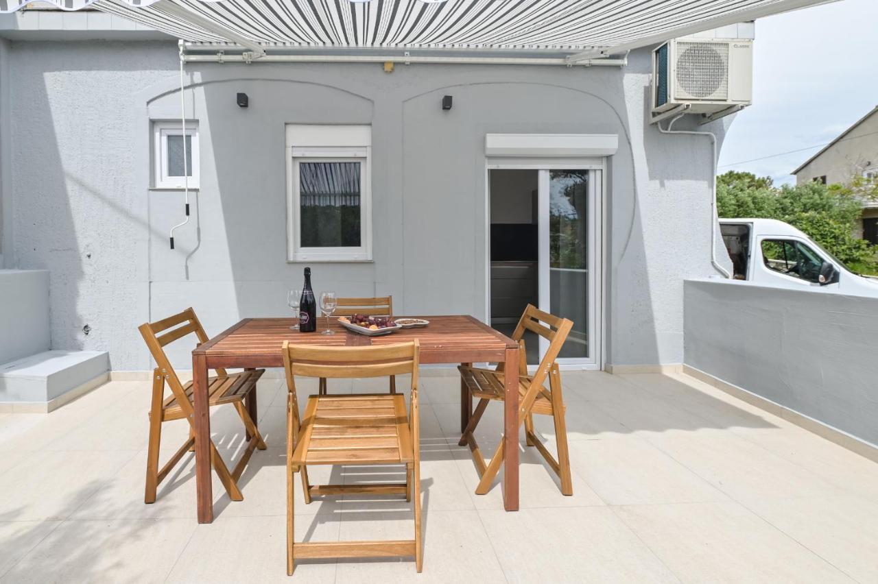 Double L House Apartment Novalja Luaran gambar